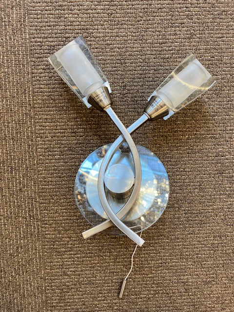där AUSTIN Satin Chrome Double Wall Light - ID 2625 - EX-DISPLAY