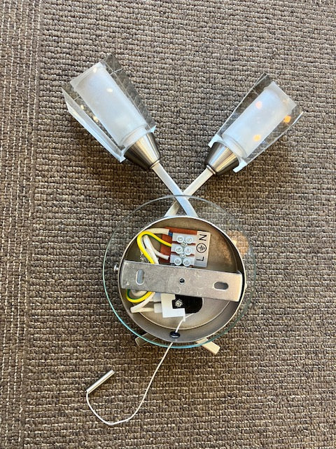 där AUSTIN Satin Chrome Double Wall Light - ID 2625 - EX-DISPLAY