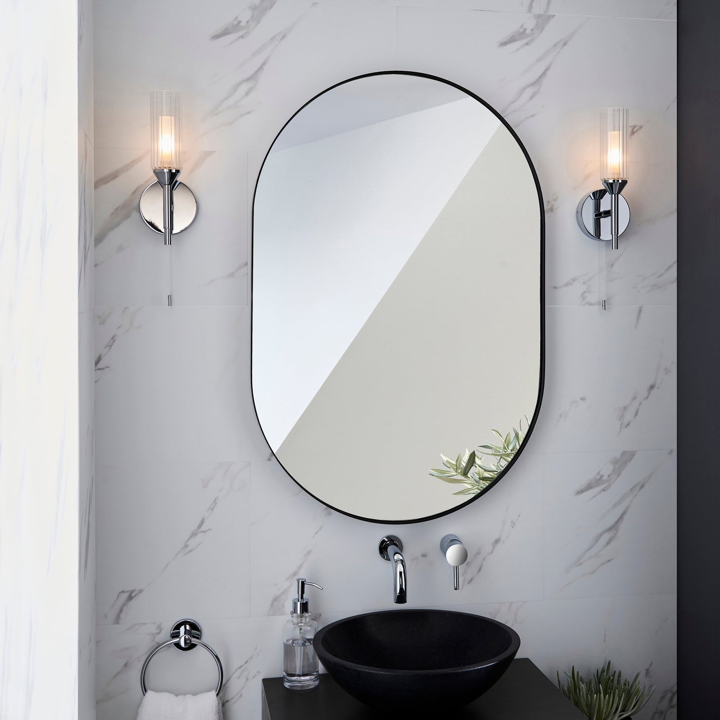 Polished Chrome & Ribbed Glass One Lamp IP44 Wall Light - ID 11638