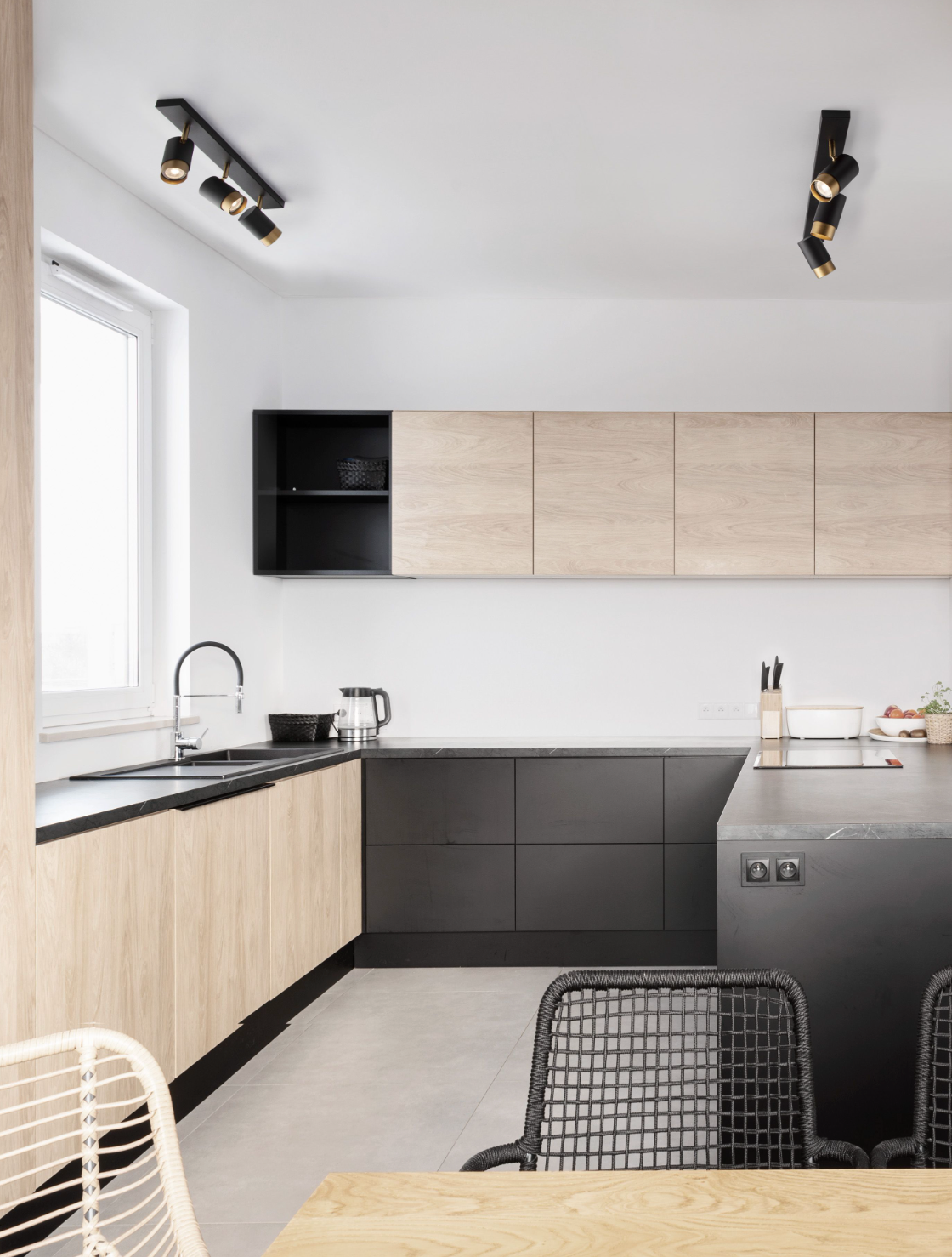 POG Triple Linear Spotlight - ID 11908