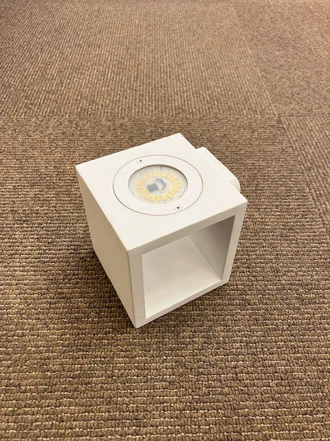 Icone CUBO 2.20 BI Wall Light - ID 5289 - EX-DISPLAY