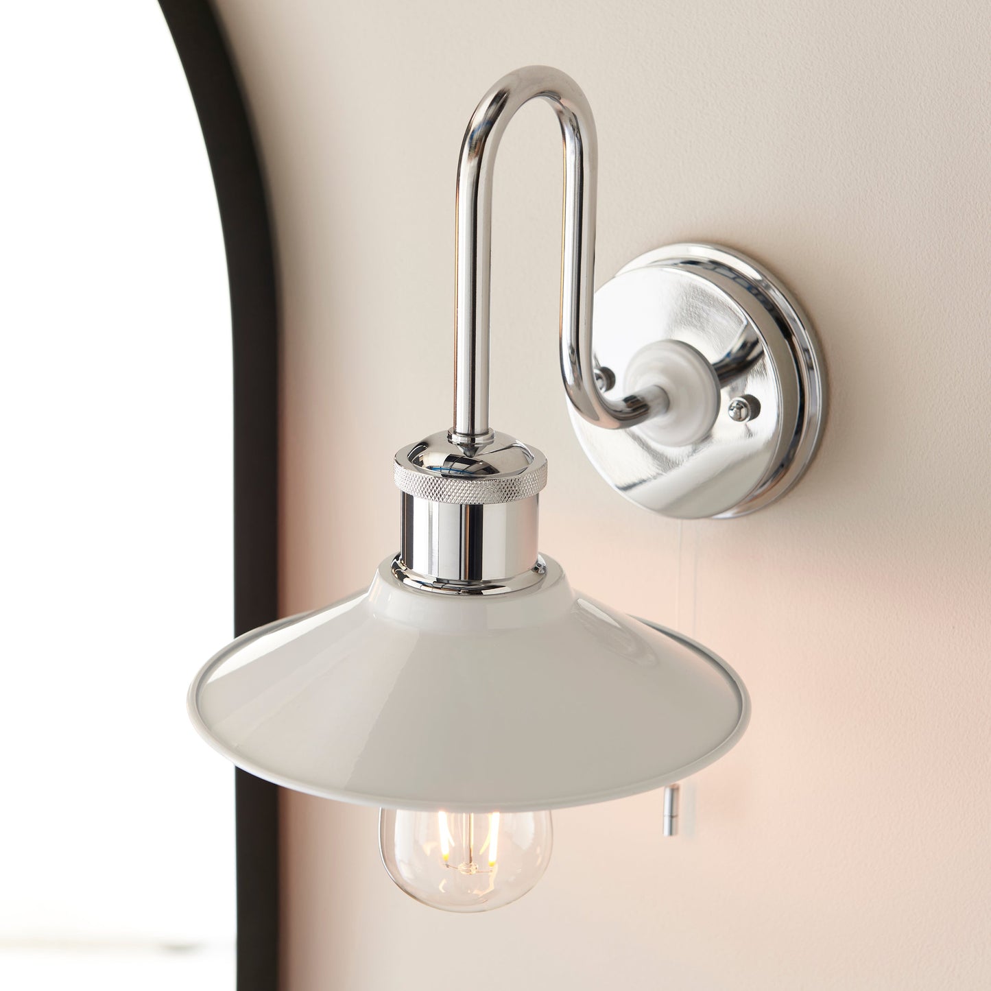 Classic Modern Chrome & White Bathroom Wall Light - ID 11660