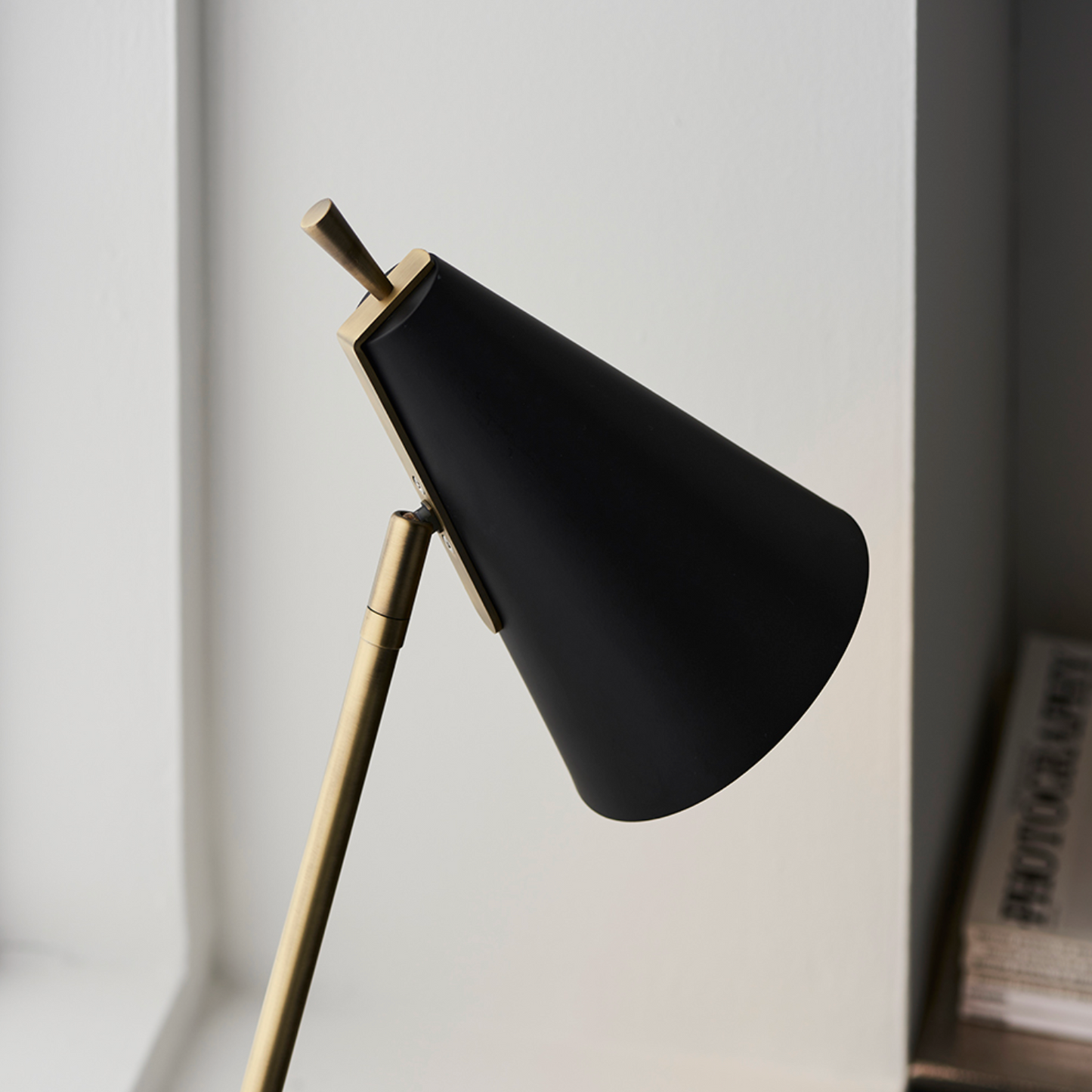 Cone Matt Black Black Desk Lamp - ID 11380