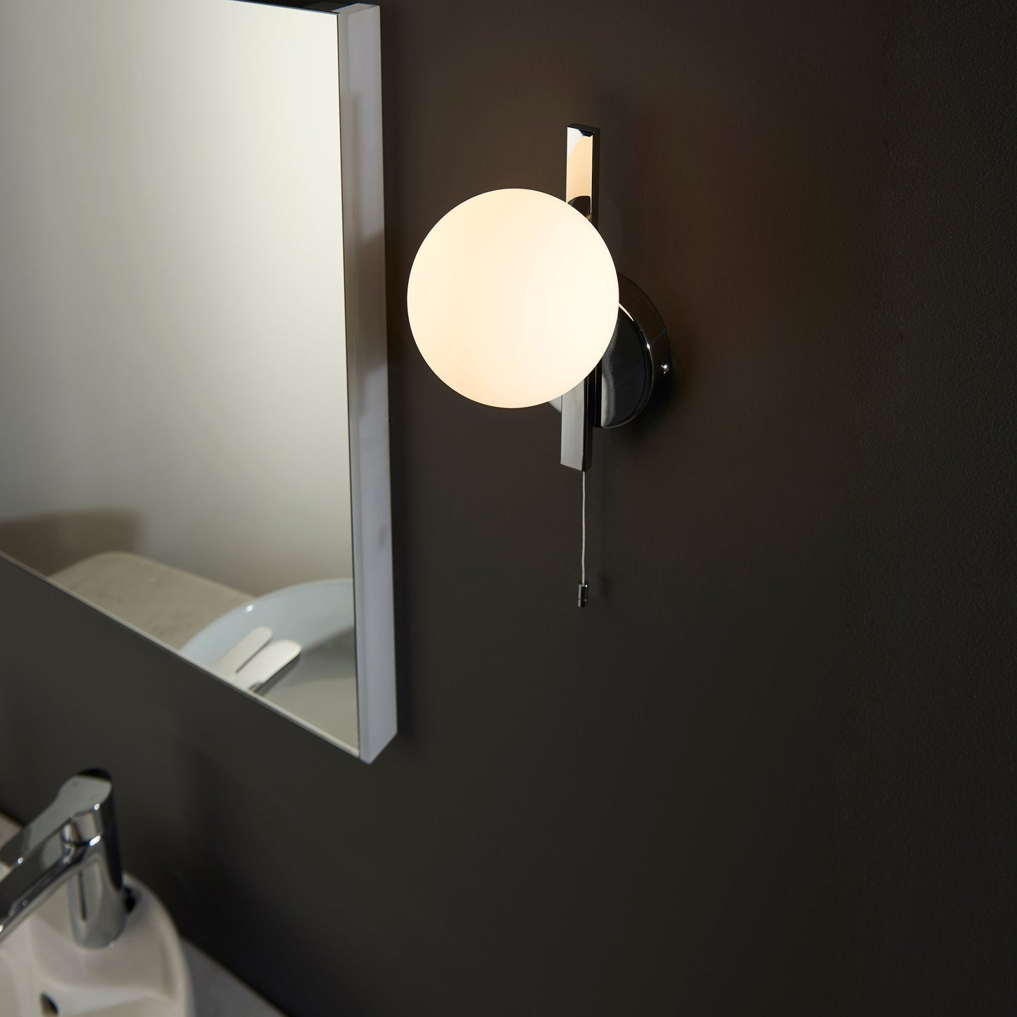 Contemporary Bathroom Chrome Angled Wall Light - ID 11673